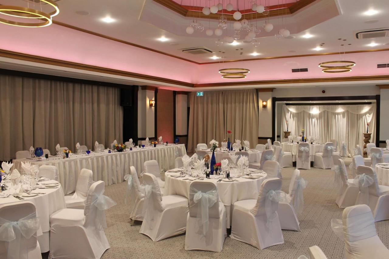 Swindon Blunsdon House Hotel, BW Premier Collection ภายนอก รูปภาพ