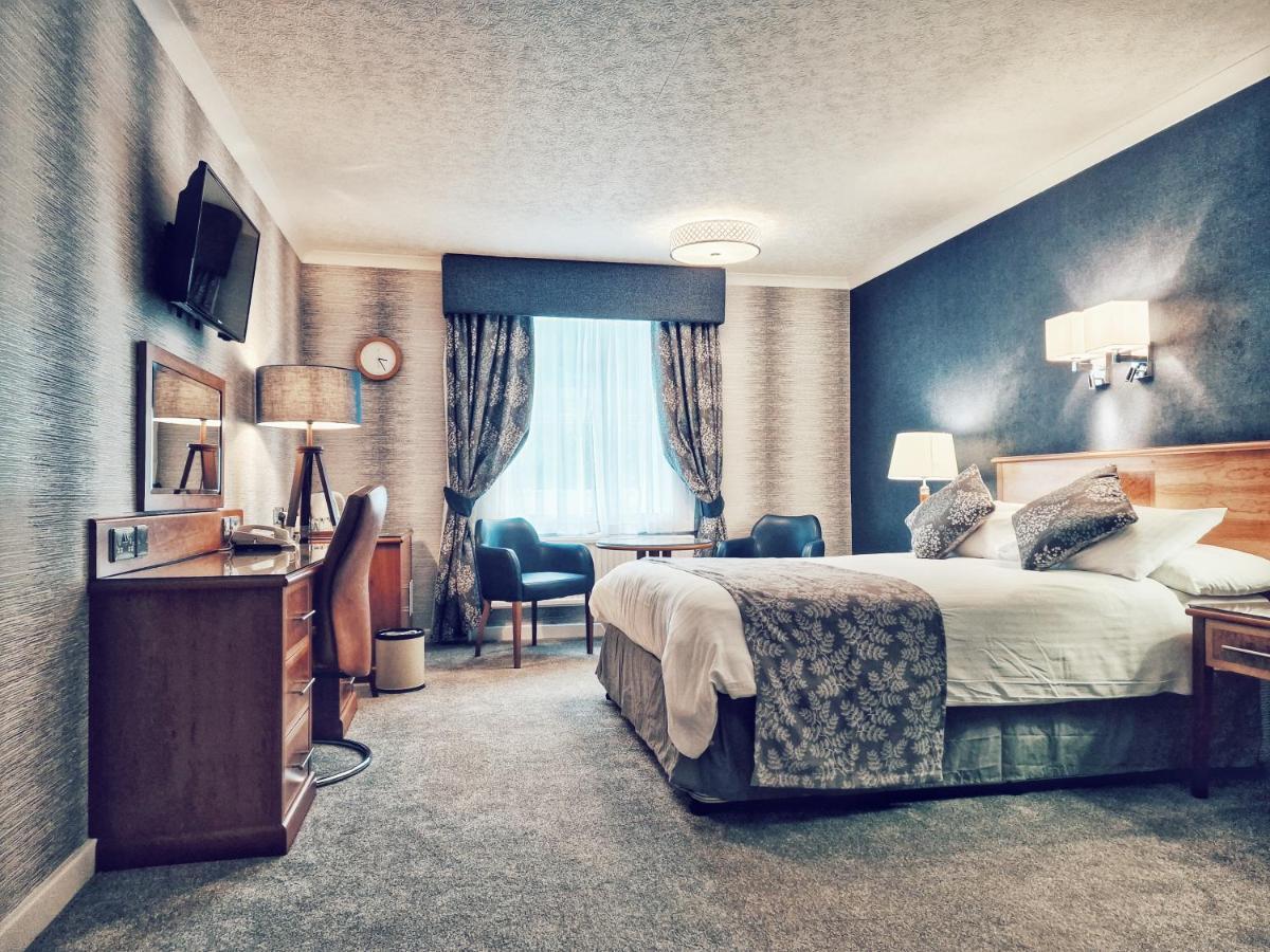 Swindon Blunsdon House Hotel, BW Premier Collection ภายนอก รูปภาพ