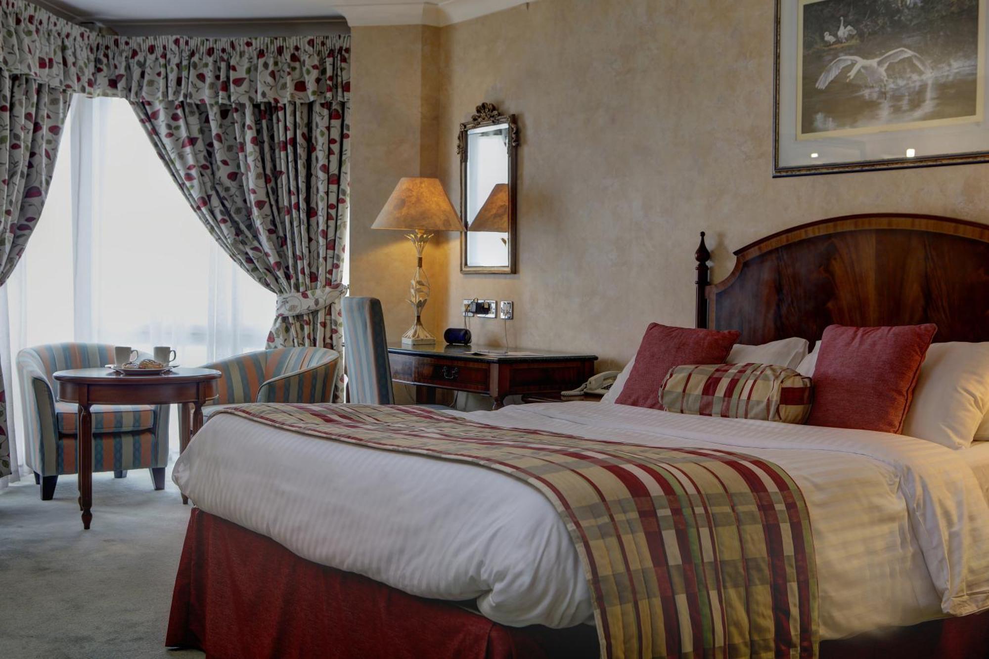 Swindon Blunsdon House Hotel, BW Premier Collection ภายนอก รูปภาพ