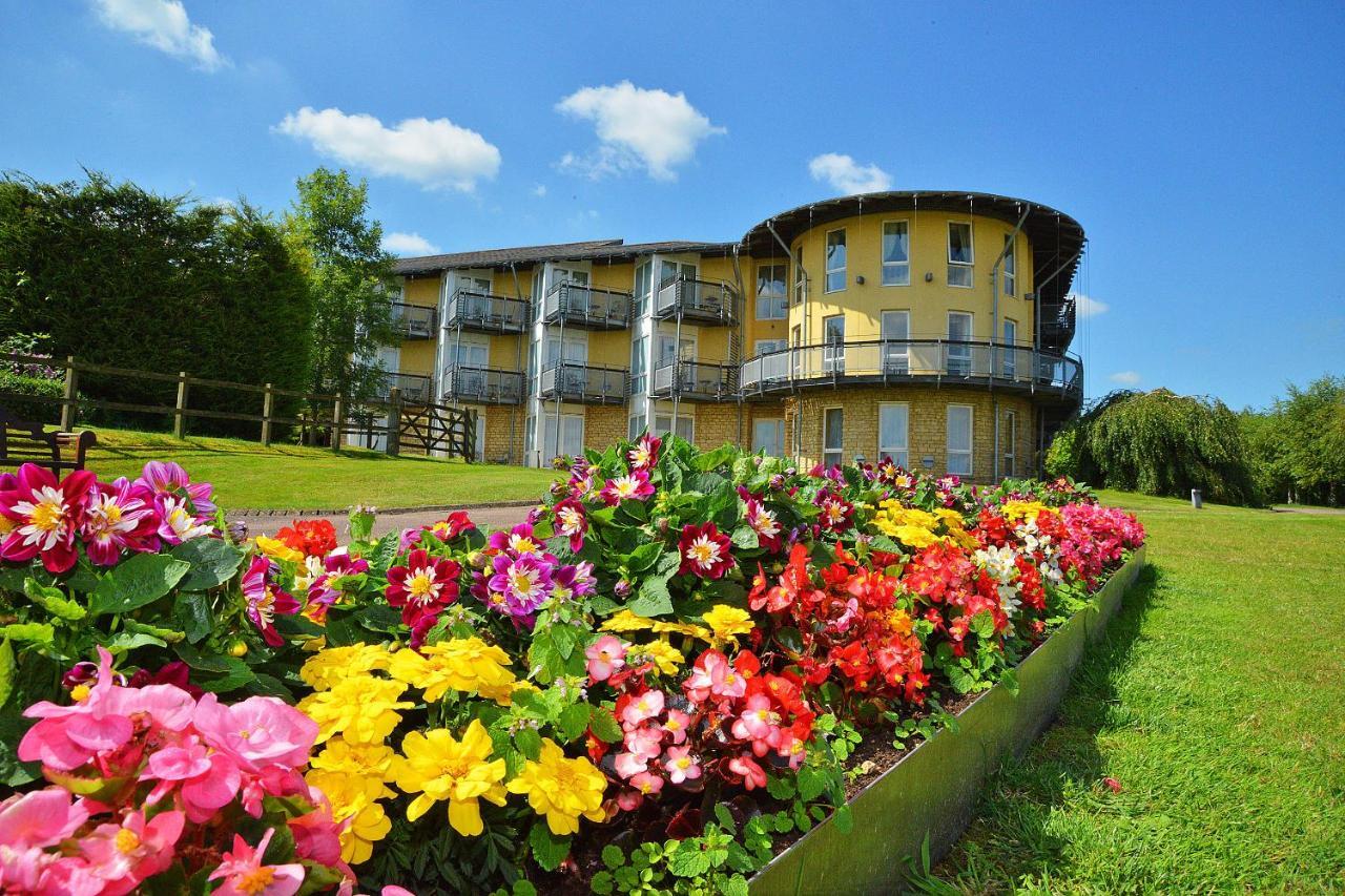 Swindon Blunsdon House Hotel, BW Premier Collection ภายนอก รูปภาพ